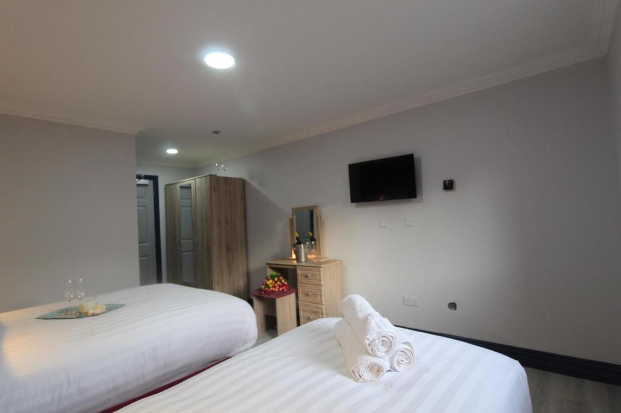 The Dutch Tulip Hostel Mallow Exterior photo